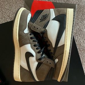 Travis Scott Jordan 1